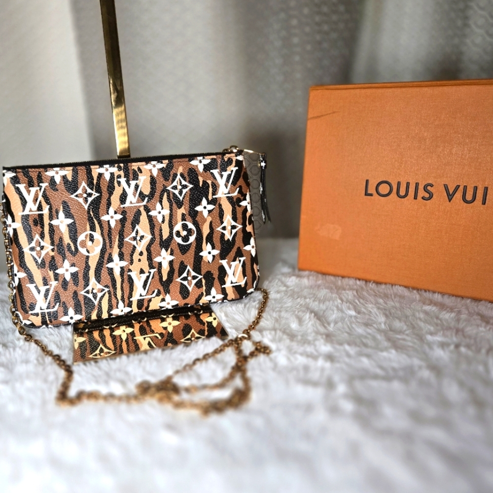 🔥 Louis Vuitton Pochette Double Zip Monogram Giant Jungle LIKE NEW! 🔥